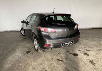 Подержанный автомобиль Mazda 3 Hatchback 2013 года (6 фото)