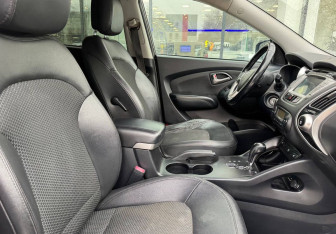 Подержанный автомобиль Hyundai ix35 2013 года (10 фото)