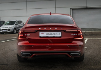 Подержанный автомобиль Volvo S60 2019 года (7 фото)