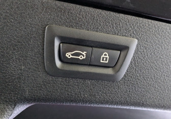 Подержанный автомобиль BMW X6 2016 года (26 фото)