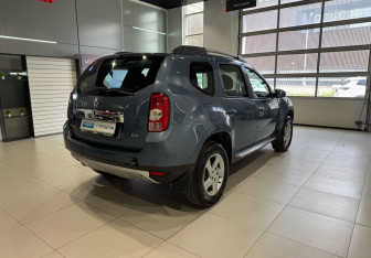 Подержанный автомобиль Renault Duster 2012 года (4 фото)