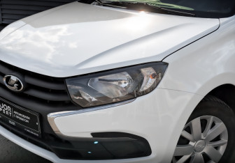 Подержанный автомобиль LADA (ВАЗ) Granta Sedan 2023 года (17 фото)