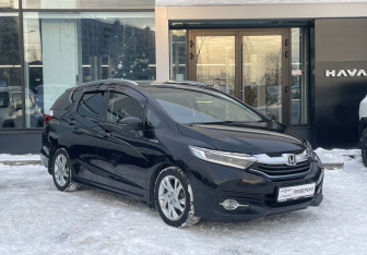 Подержанный автомобиль Honda Shuttle Wagon 2016 года (3 фото)