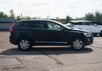 Подержанный автомобиль Volvo XC60 2017 года (4 фото)