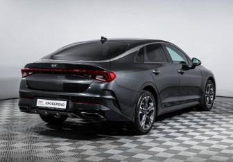 Подержанный автомобиль Kia K5 2020 года (5 фото)