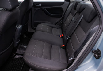 Подержанный автомобиль Ford Focus Sedan 2009 года (11 фото)