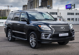Подержанный автомобиль Lexus LX 2012 года (3 фото)