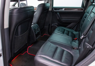 Подержанный автомобиль Volkswagen Touareg 2013 года (11 фото)