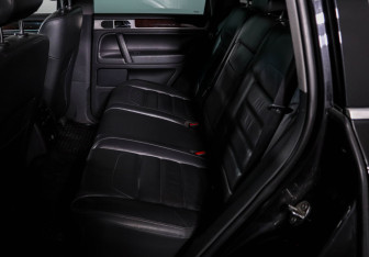 Подержанный автомобиль Volkswagen Touareg 2008 года (10 фото)