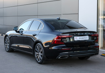 Подержанный автомобиль Volvo S60 2019 года (7 фото)