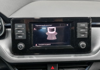 Подержанный автомобиль Skoda Rapid Liftback 2022 года (17 фото)