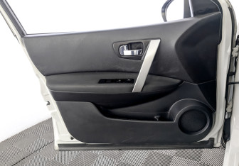 Подержанный автомобиль Nissan Qashqai 2013 года (19 фото)