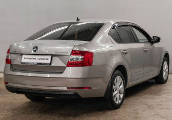 Подержанный автомобиль Skoda Octavia Liftback 2017 года (5 фото)