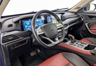 Подержанный автомобиль FAW Bestune T77 2022 года (17 фото)