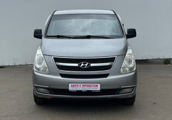 Подержанный автомобиль Hyundai Grand Starex 2011 года (2 фото)