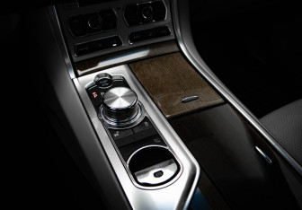 Подержанный автомобиль Jaguar XF Sedan 2011 года (20 фото)