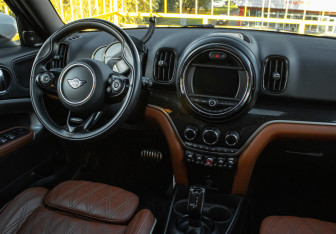 Подержанный автомобиль MINI Countryman 2020 года (10 фото)