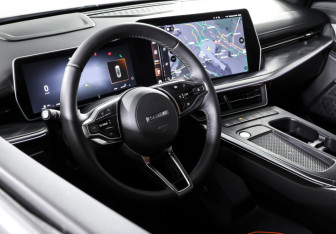 Подержанный автомобиль Haval F7 2024 года (17 фото)