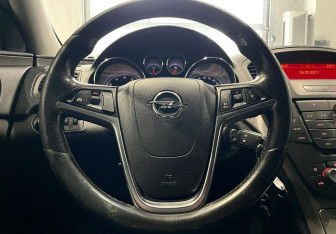 Подержанный автомобиль Opel Insignia Liftback 2013 года (13 фото)