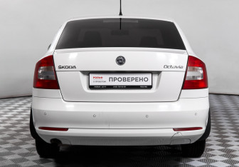 Подержанный автомобиль Skoda Octavia Liftback 2013 года (6 фото)
