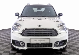 Подержанный автомобиль MINI Countryman 2020 года (2 фото)