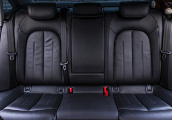 Подержанный автомобиль Audi A6 Sedan 2017 года (15 фото)