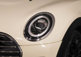 Подержанный автомобиль MINI Clubman Wagon 2021 года (9 фото)