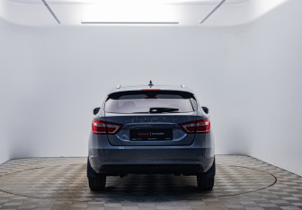 Подержанный автомобиль LADA (ВАЗ) Vesta Wagon 2018 года (4 фото)