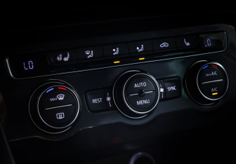 Подержанный автомобиль Volkswagen Tiguan 2017 года (18 фото)