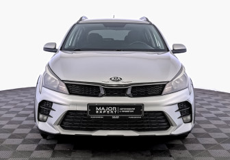 Подержанный автомобиль Kia Rio Hatchback 2021 года (2 фото)