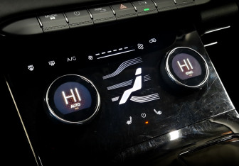 Подержанный автомобиль Exeed LX 2022 года (26 фото)