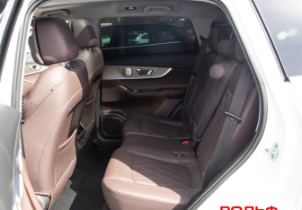 Подержанный автомобиль Chery Tiggo 8 Pro Max 2023 года (8 фото)