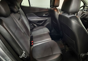Подержанный автомобиль Opel Mokka 2014 года (12 фото)