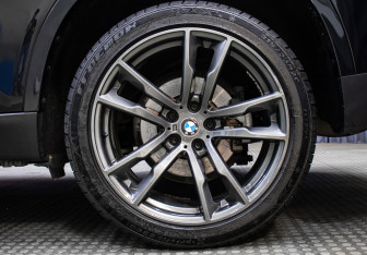 Подержанный автомобиль BMW X5 2016 года (24 фото)