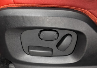 Подержанный автомобиль Land Rover Range Rover Evoque 2012 года (30 фото)