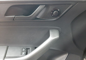 Подержанный автомобиль Skoda Rapid Liftback 2016 года (19 фото)