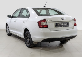 Подержанный автомобиль Skoda Rapid Liftback 2019 года (7 фото)