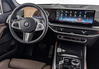 Подержанный автомобиль BMW X5 2025 года (26 фото)