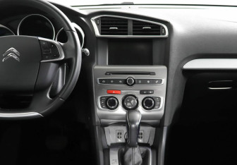 Подержанный автомобиль Citroen C4 Sedan 2018 года (10 фото)