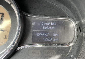 Подержанный автомобиль Renault Megane Wagon 2010 года (14 фото)