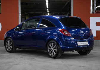 Подержанный автомобиль Opel Corsa 2008 года (7 фото)