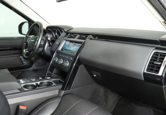 Подержанный автомобиль Land Rover Discovery 2019 года (9 фото)