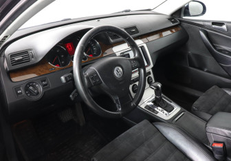 Подержанный автомобиль Volkswagen Passat Sedan 2009 года (9 фото)