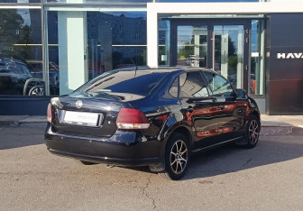 Подержанный автомобиль Volkswagen Polo Sedan 2011 года (5 фото)