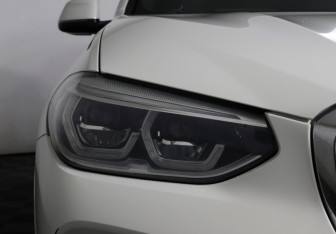 Подержанный автомобиль BMW X3 2018 года (24 фото)