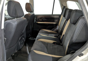 Подержанный автомобиль Suzuki Grand Vitara 2014 года (12 фото)