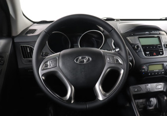 Подержанный автомобиль Hyundai ix35 2010 года (16 фото)