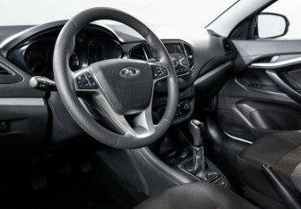 Подержанный автомобиль LADA (ВАЗ) Vesta Sedan 2018 года (11 фото)