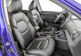 Подержанный автомобиль FAW Besturn X40 2021 года (24 фото)