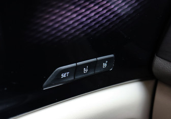 Подержанный автомобиль Kia Carnival 2021 года (15 фото)